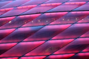 Badstuber feiert Schalke-Debüt im eigenen Wohnzimmer